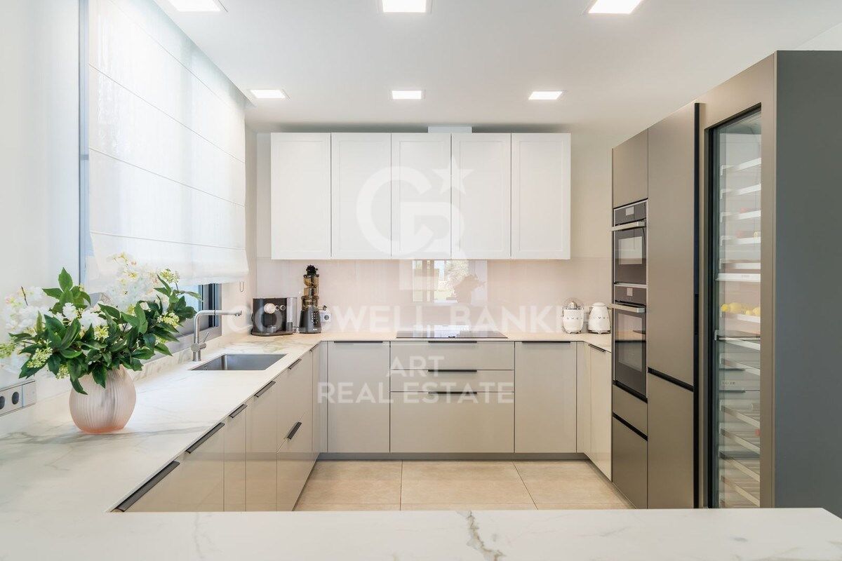 Luxury villa with breathtaking views in Santa Clara Golf, Marbella