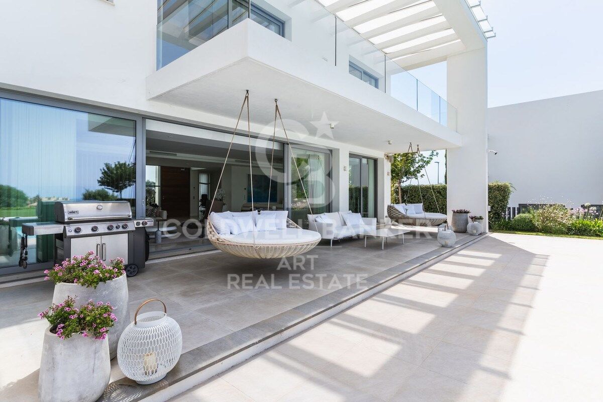 Luxury villa with breathtaking views in Santa Clara Golf, Marbella
