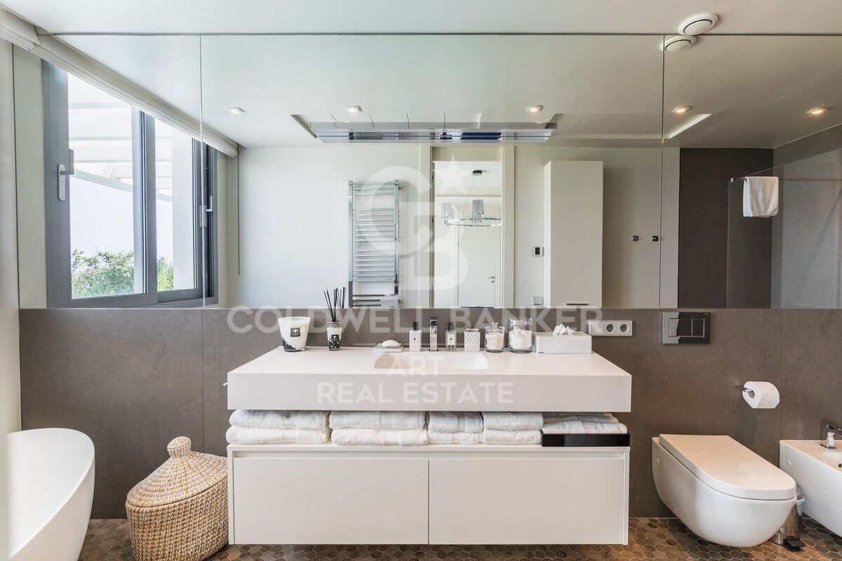 Luxury villa with breathtaking views in Santa Clara Golf, Marbella