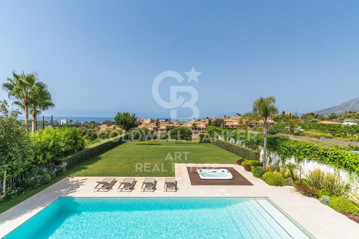Luxusvilla mit atemberaubender Aussicht in Santa Clara Golf, Marbella
