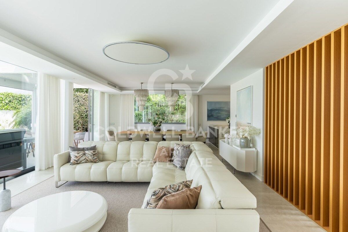 Luxusvilla mit atemberaubender Aussicht in Santa Clara Golf, Marbella