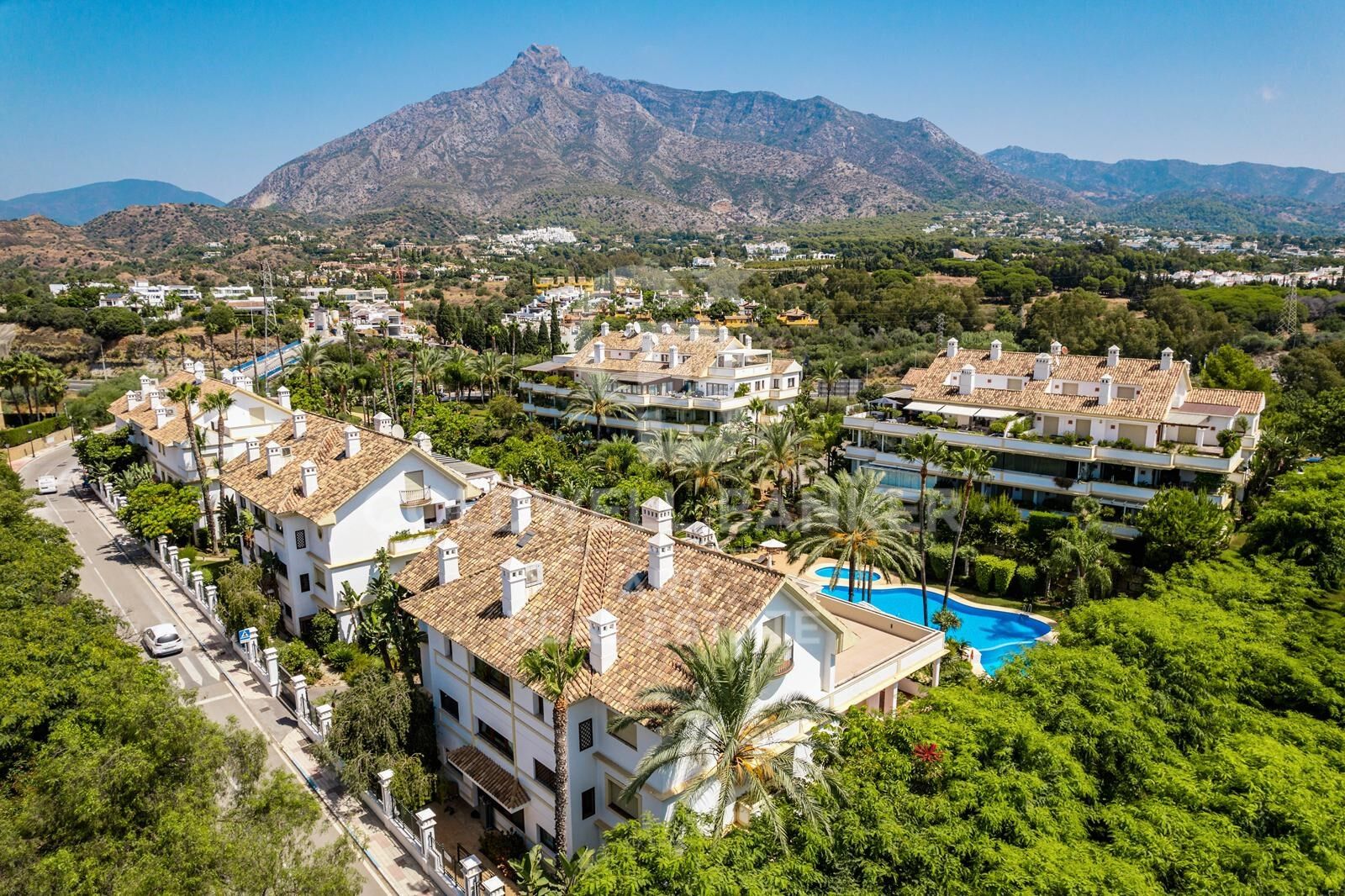 Exklusives 3-Schlafzimmer-Duplex-Penthouse in Las Lomas del Rey, Marbella
