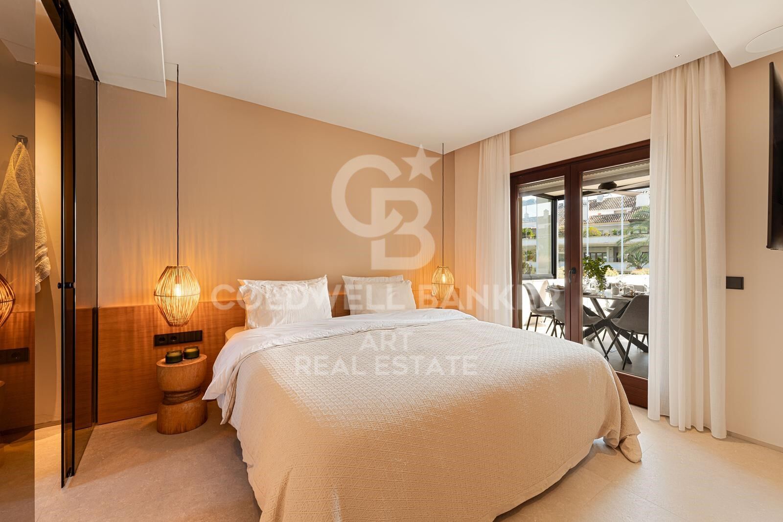 Elegant 3-bedroom duplex penthouse in Las Lomas del Rey, Marbella