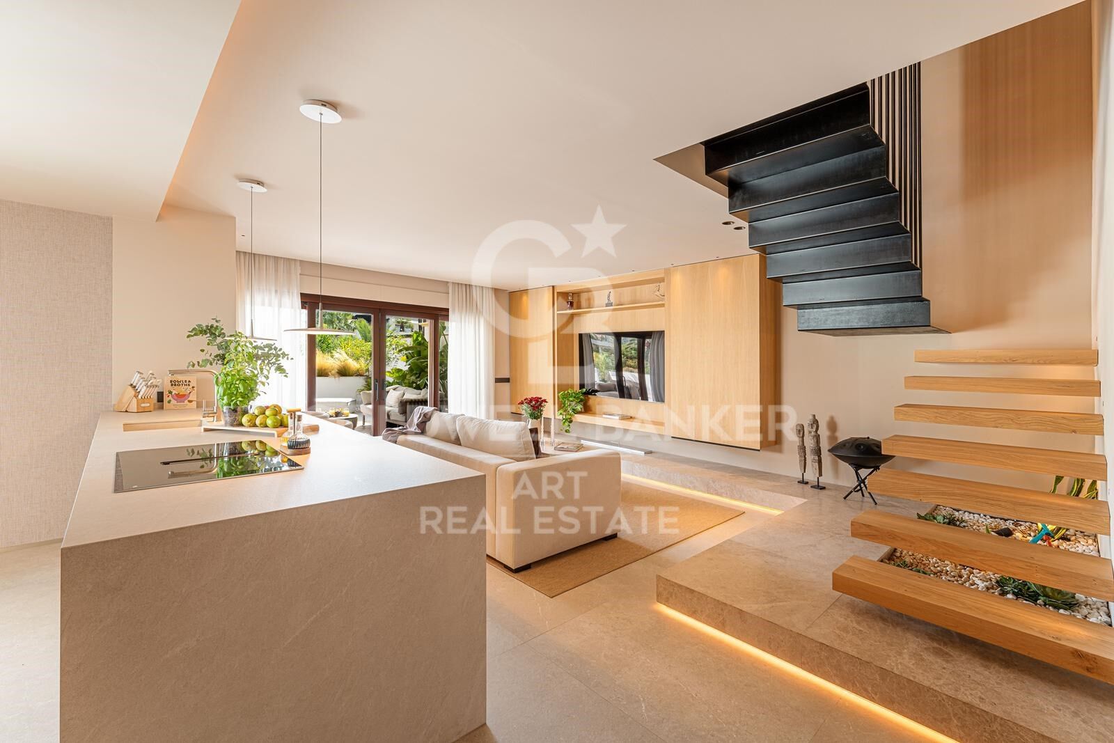 Elegant 3-bedroom duplex penthouse in Las Lomas del Rey, Marbella
