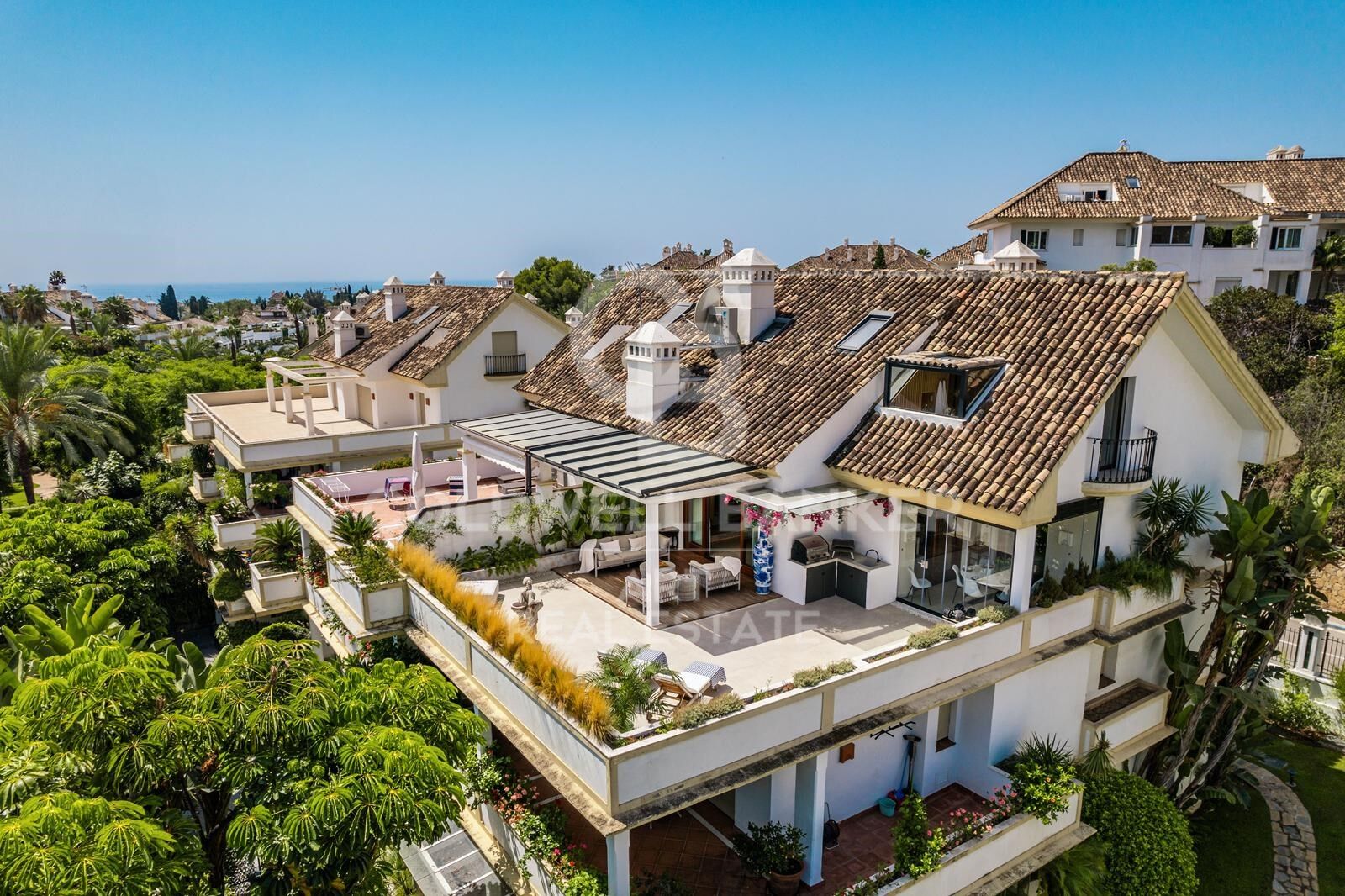 Elegant 3-bedroom duplex penthouse in Las Lomas del Rey, Marbella