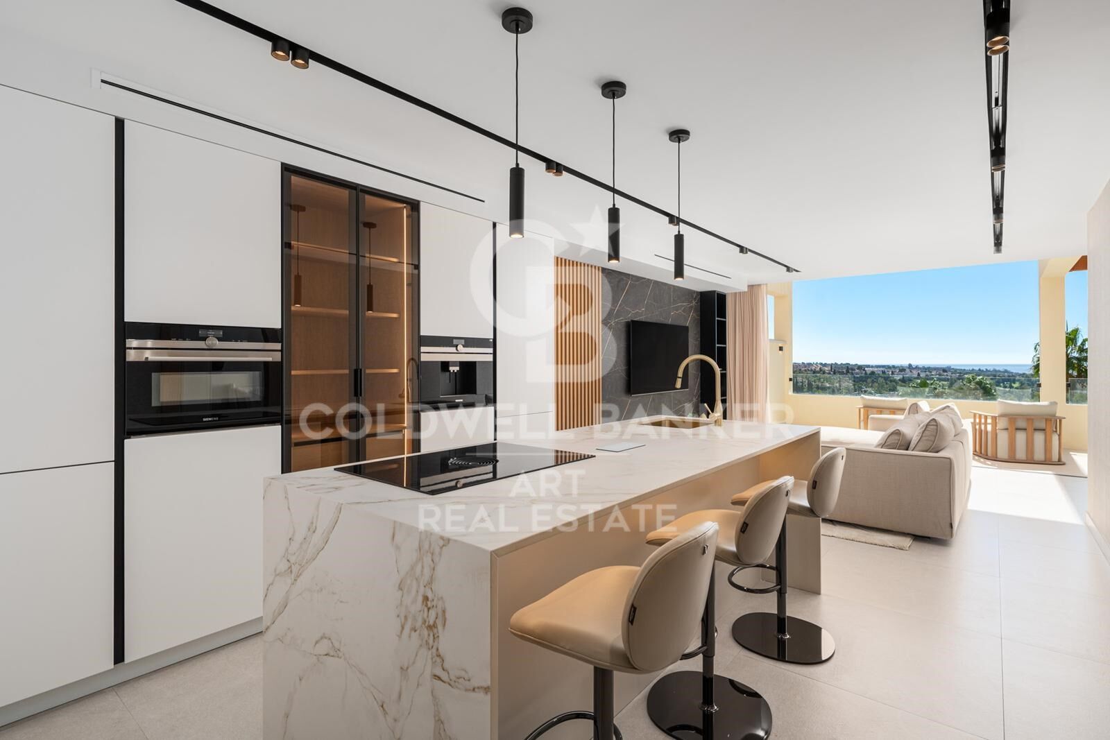 Elegantes Appartement mit Panoramablick in Nueva Andalucía, Marbella