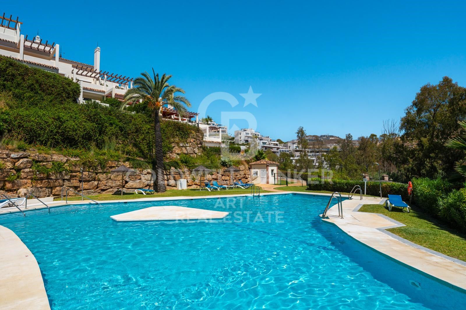 Elegant apartment with panoramic views in Nueva Andalucía; Marbella