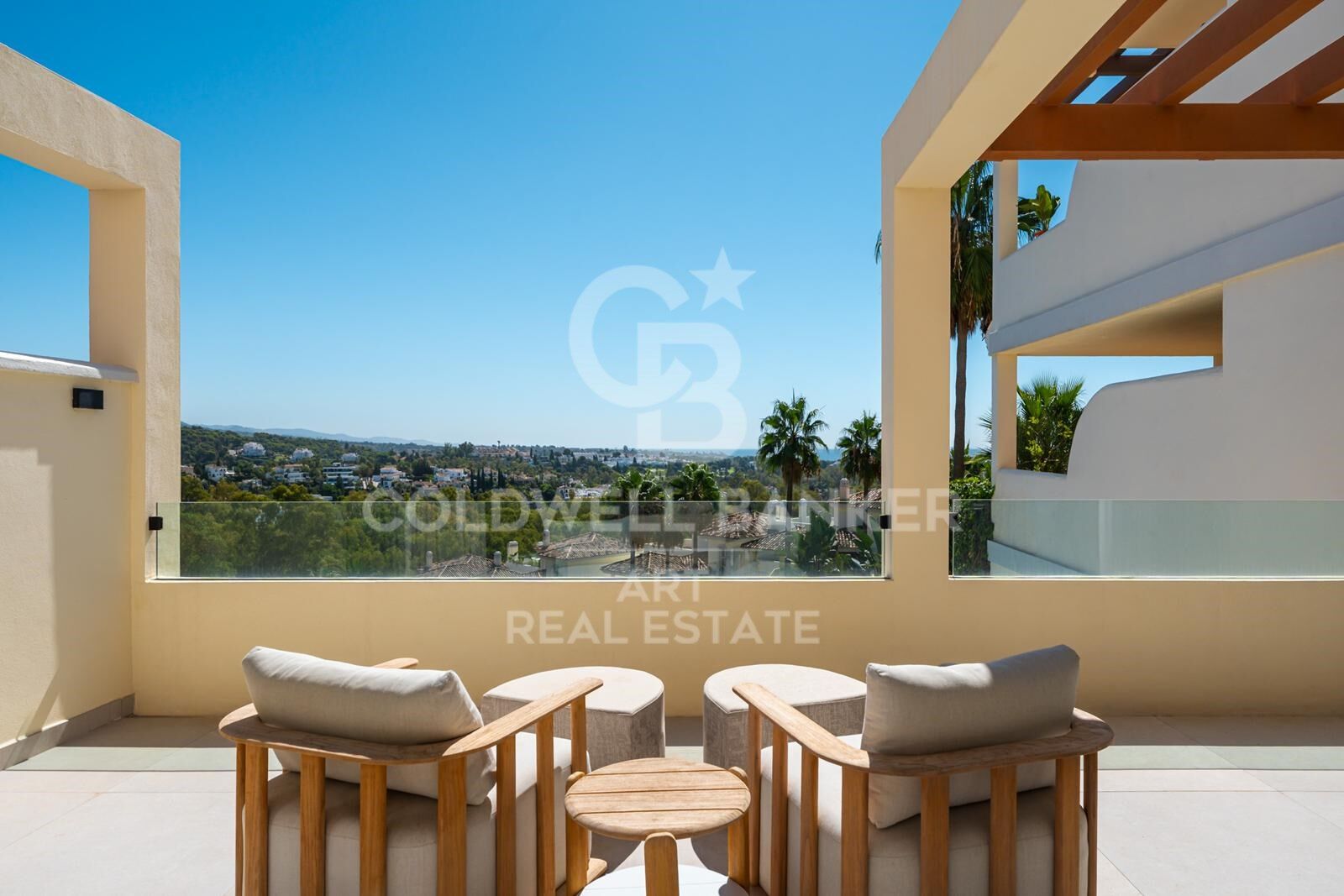 Elegantes Appartement mit Panoramablick in Nueva Andalucía, Marbella