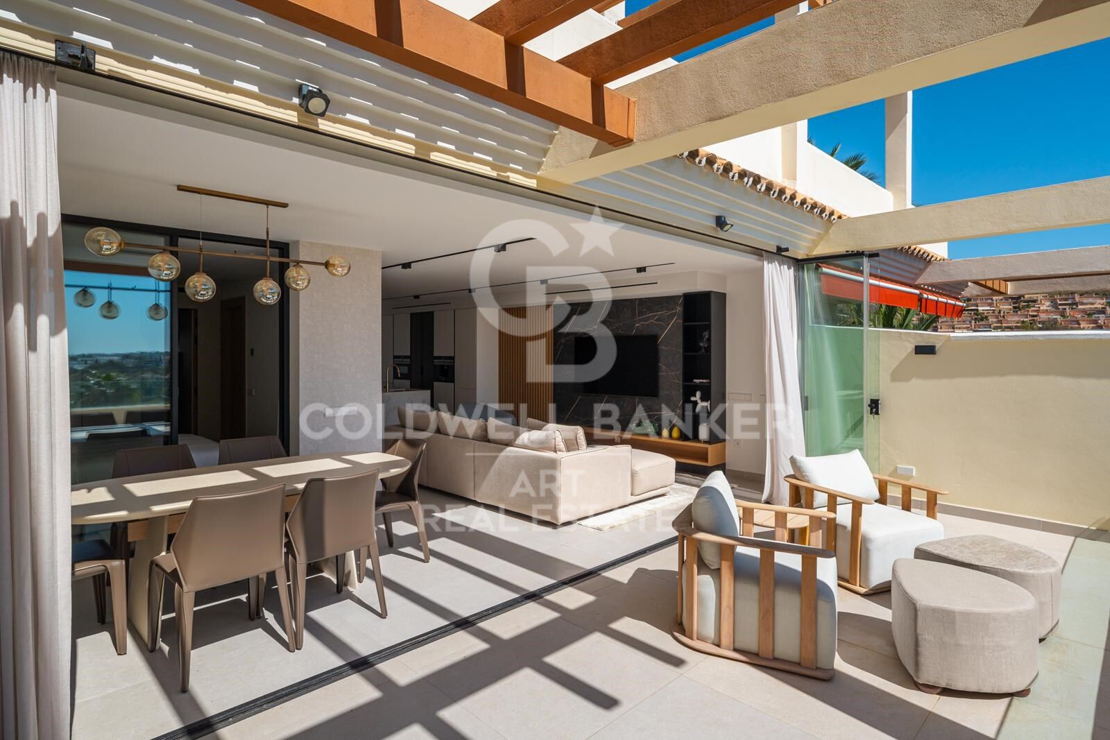 Elegante apartamento con vistas panorámicas en Nueva Andalucía, Marbella