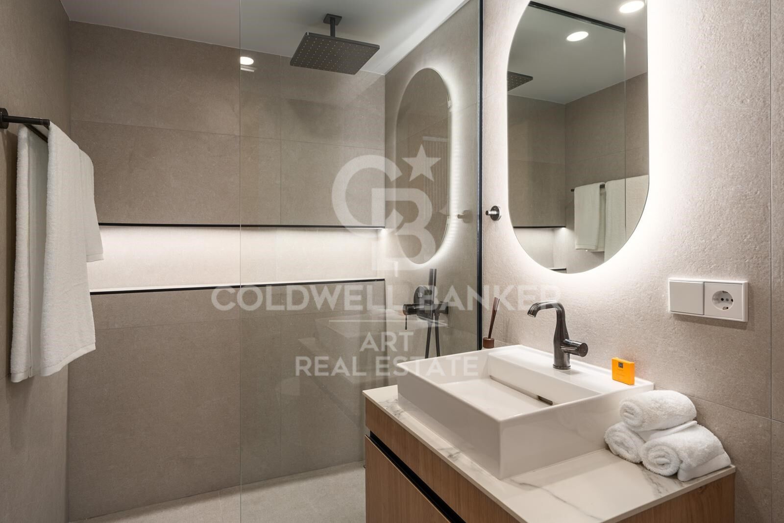 Elegant apartment with panoramic views in Nueva Andalucía; Marbella