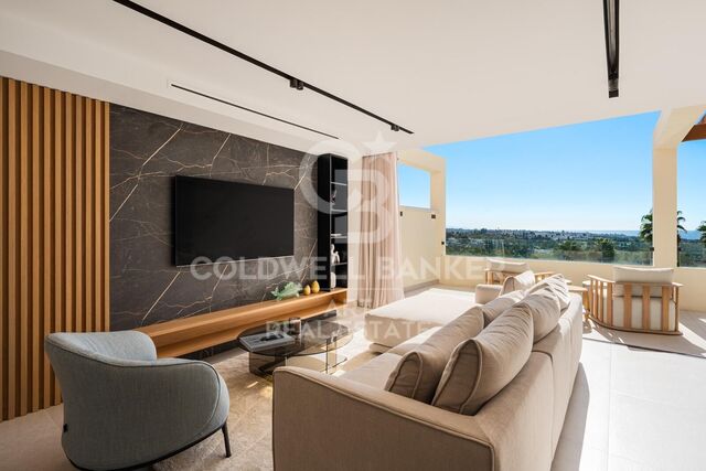 Elegantes Appartement mit Panoramablick in Nueva Andalucía, Marbella