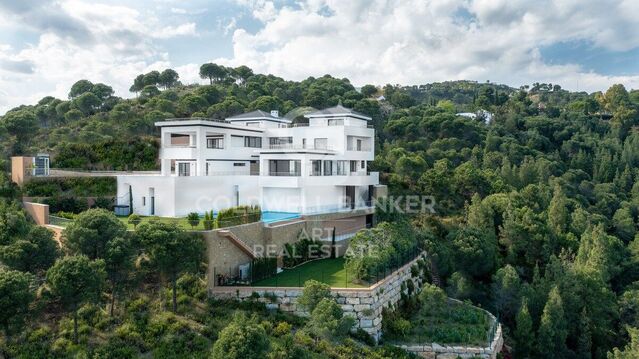 Villa écologique ultra-contemporaine avec vues panoramiques dans la Réserve Naturelle d'Alcuzcuz, Benahavís