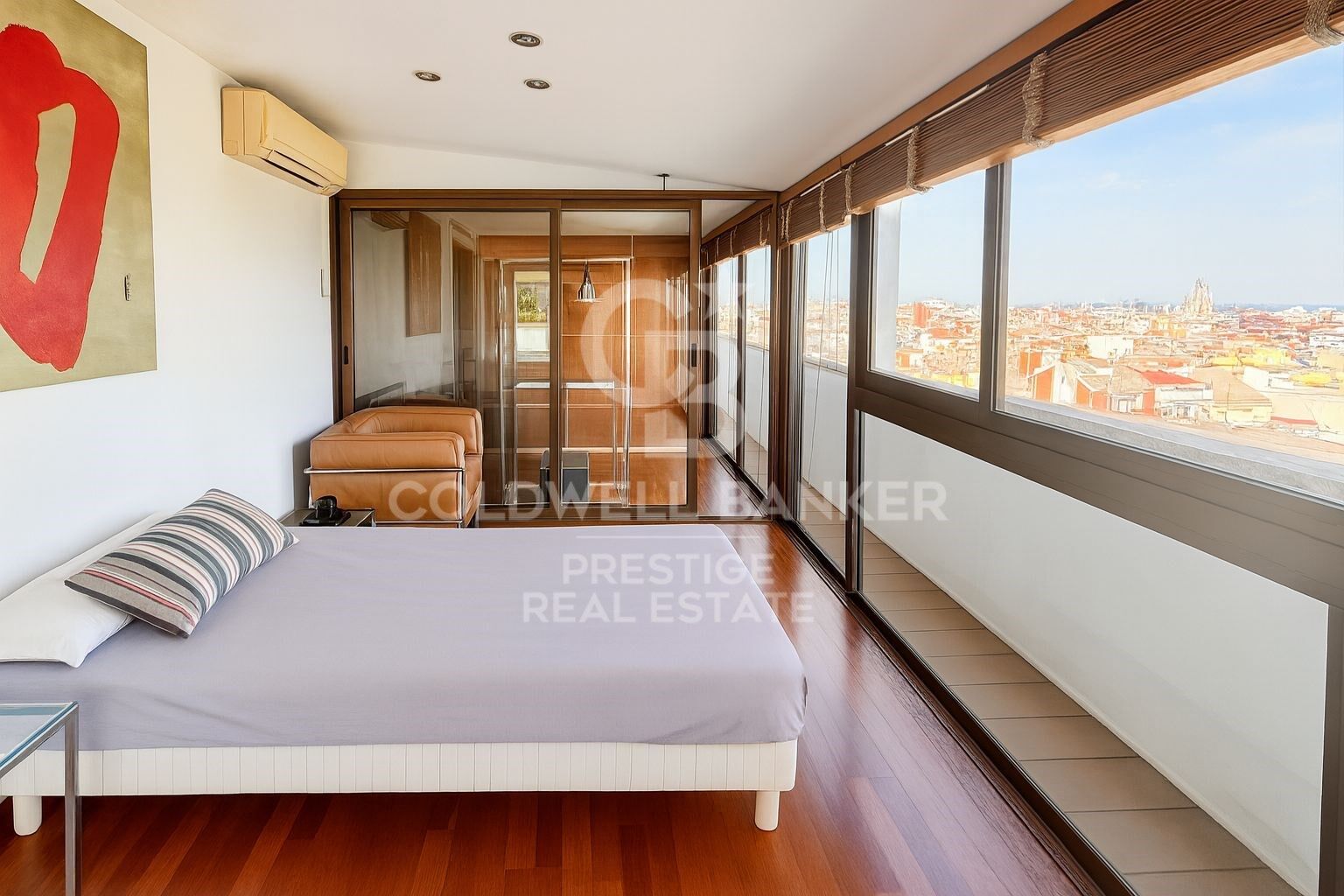 Penthouse with Sea Views in residential area of Barcelona