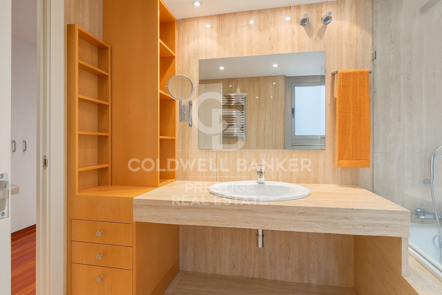 Penthouse with Sea Views in residential area of Barcelona