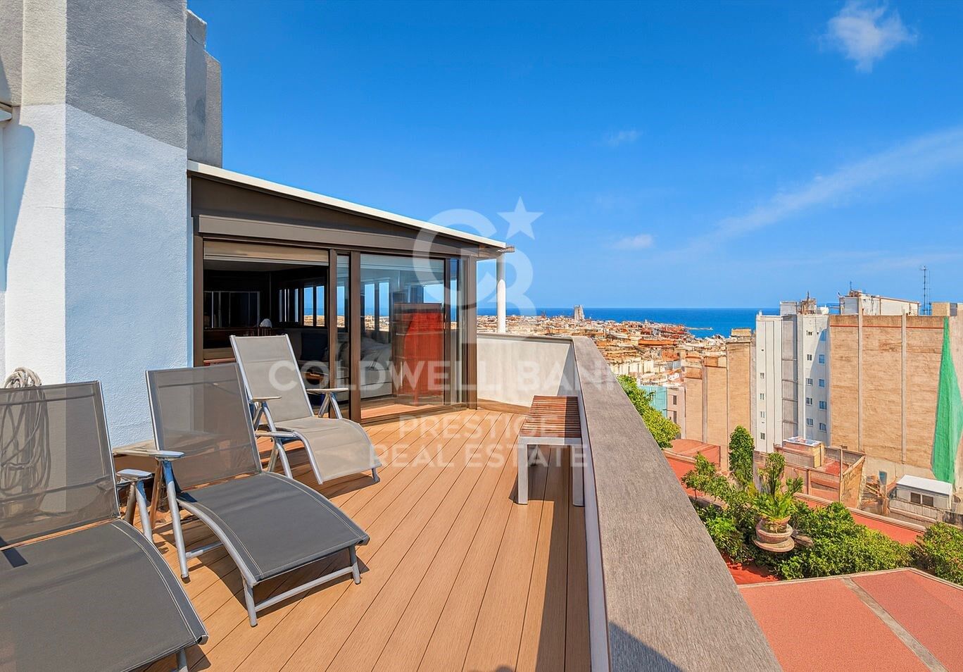 Ático con vistas al mar en la zona alta de Barcelona
