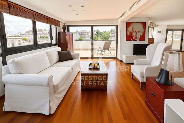 Penthouse with Sea Views in residential area of Barcelona