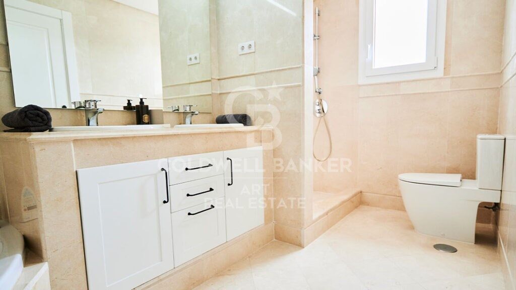 Apartments with sea views in Aloha, Marbella