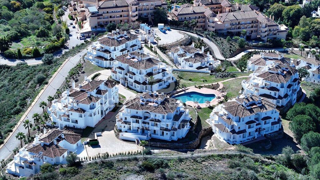 Apartments with sea views in Aloha, Marbella