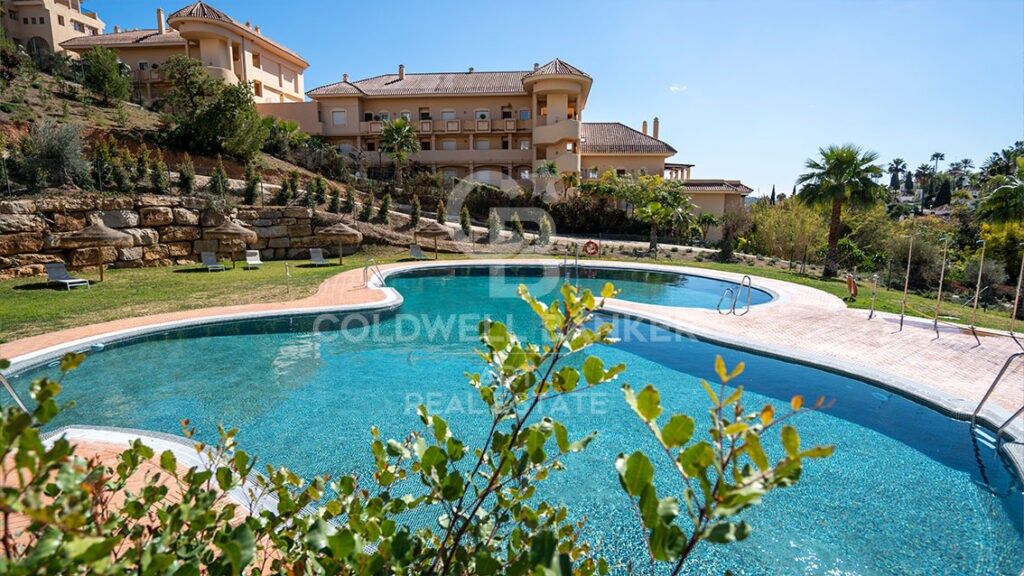 Apartments with sea views in Aloha, Marbella