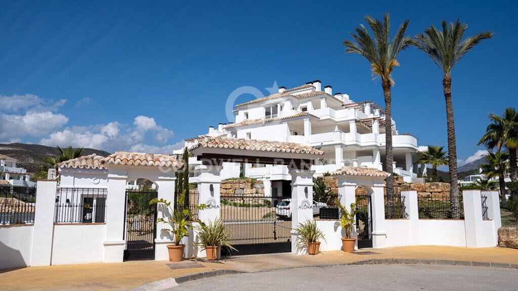 Apartments with sea views in Aloha, Marbella