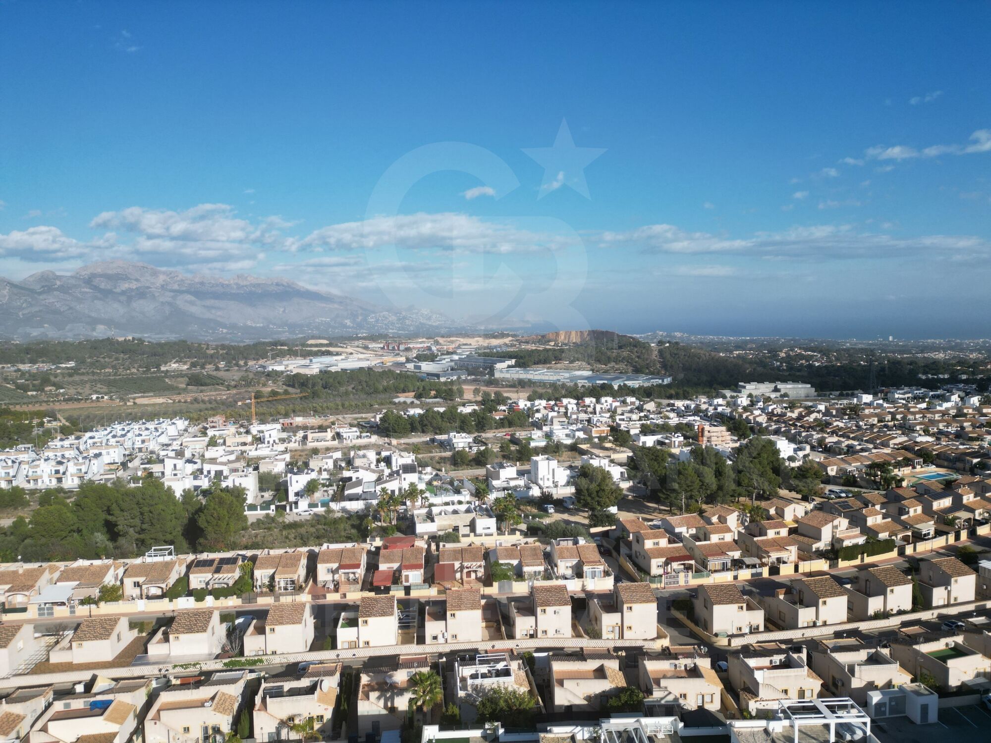 Exclusivo conjunto de 6 villas independientes en Polop