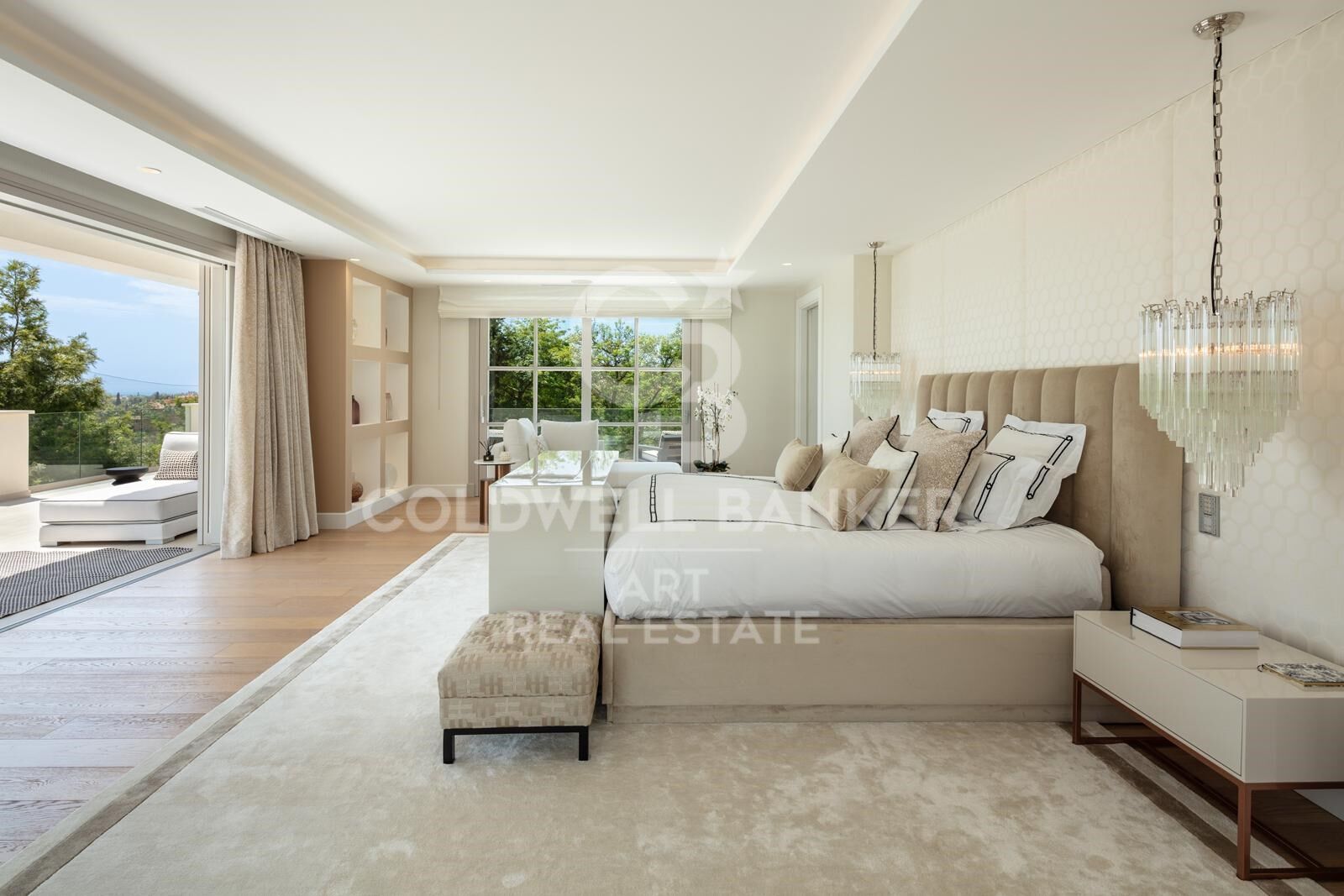 Majestuosa mansión en primera línea de golf en la prestigiosa zona de Aloha, Marbella