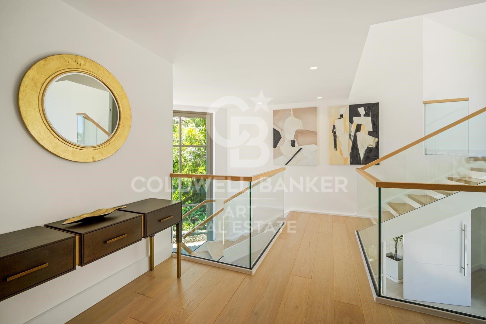 Elegant frontline golf mansion in Marbella's prestigious Aloha