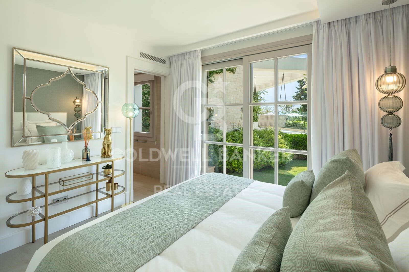 Elegante Villa in erster Golflinie im exklusiven Aloha, Marbella