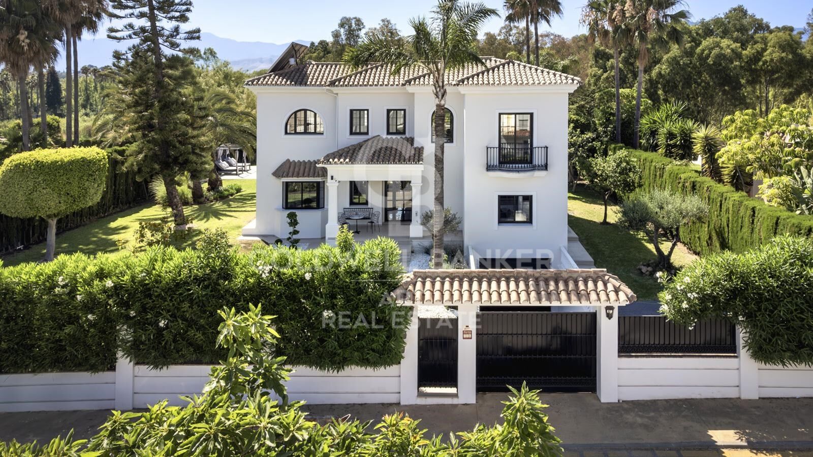 Élégante villa moderne avec une touche scandinave à Monte Biarritz, Estepona