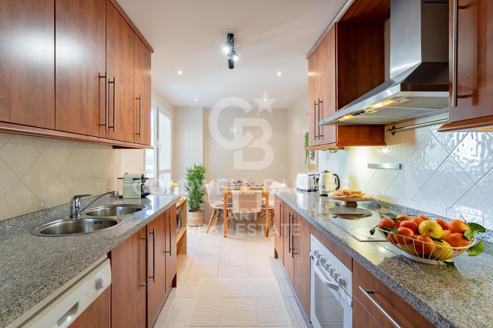 Spacious apartment with panoramic sea views - Santa Maria Green Hills, Marbella