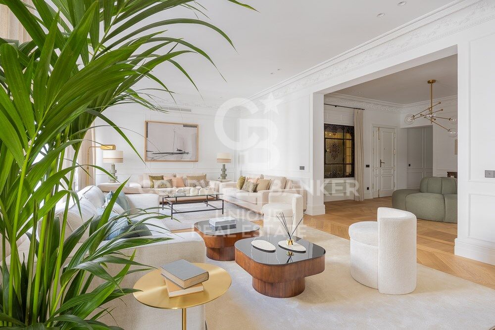 Exclusive property for sale: completely renovated in Jorge Juan