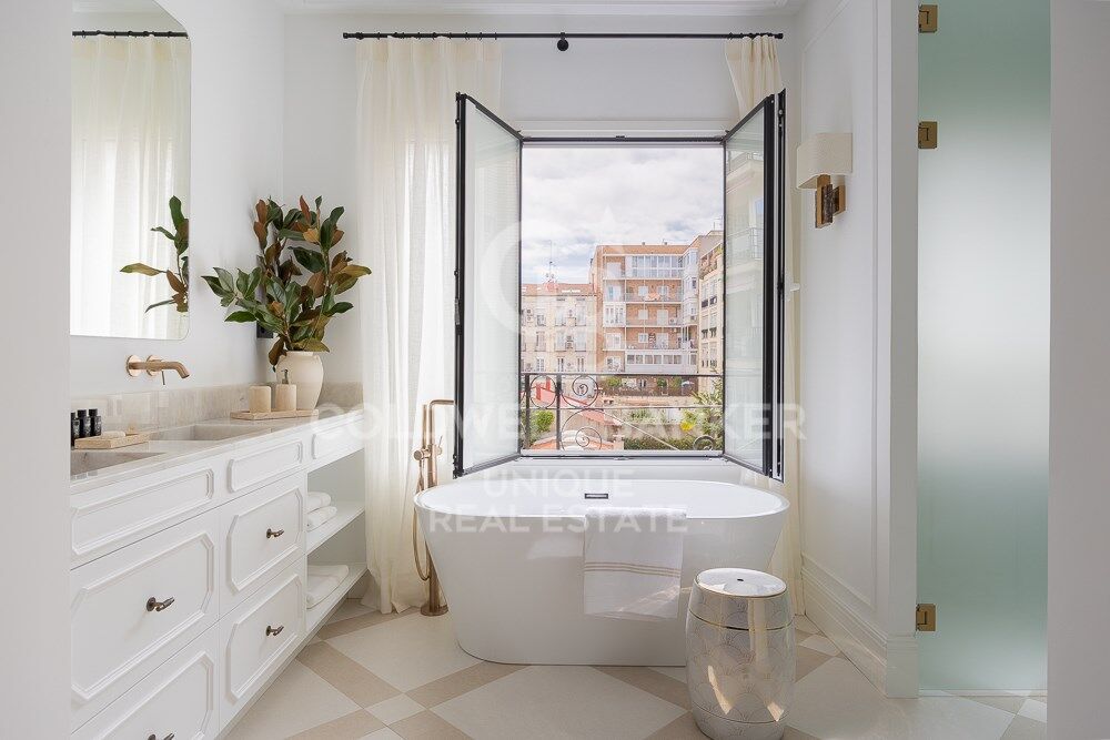 Exclusive property for sale: completely renovated in Jorge Juan