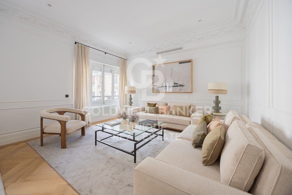 Exclusive property for sale: completely renovated in Jorge Juan