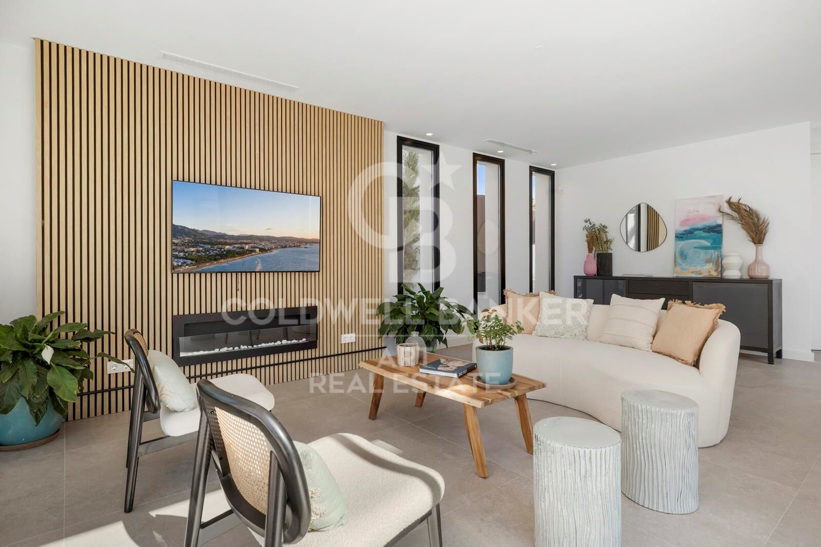 Élégance moderne au bord de la mer - villa de luxe à seulement 300m de la plage de Marbesa, Marbella