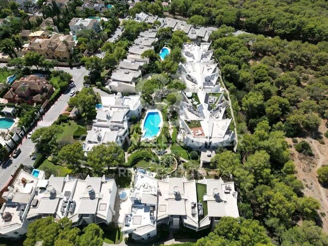 Elegant townhouse in an award-winning luxury development in Sierra Blanca, Marbella