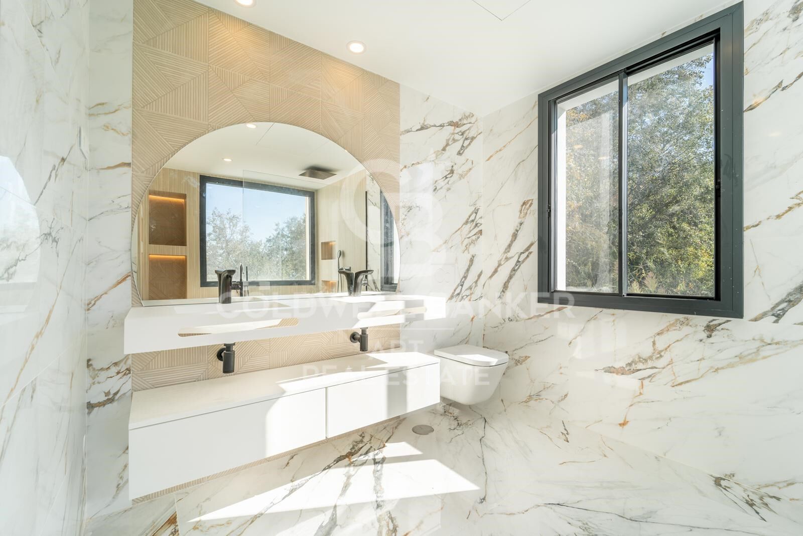 Exclusiva villa de nueva construcción en El Higuerón, Capellanía, Benalmádena