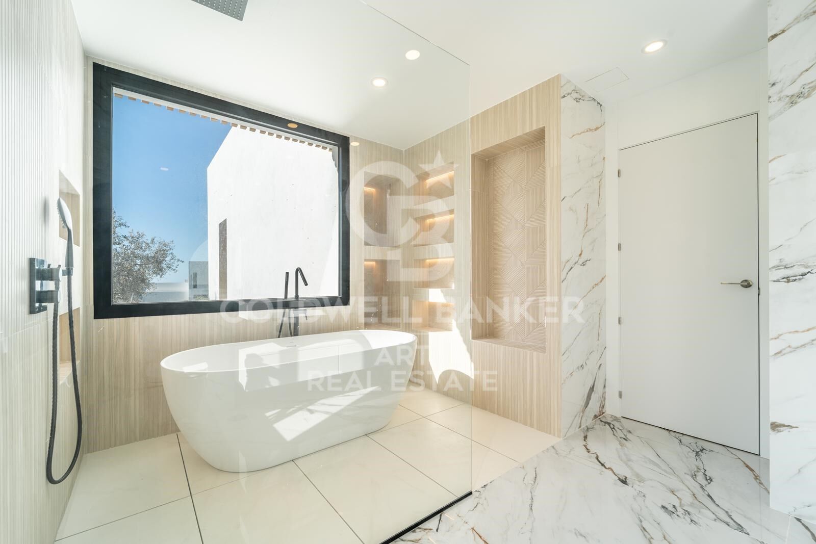 Exclusiva villa de nueva construcción en El Higuerón, Capellanía, Benalmádena