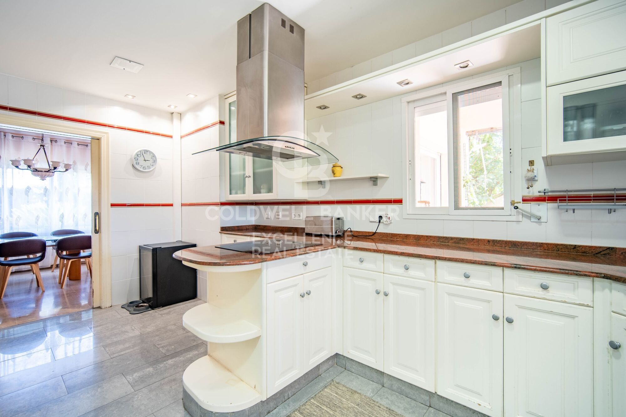 Espectacular villa en Monte Alcedo, Riba-roja de Túria, con piscina y 7 habitaciones