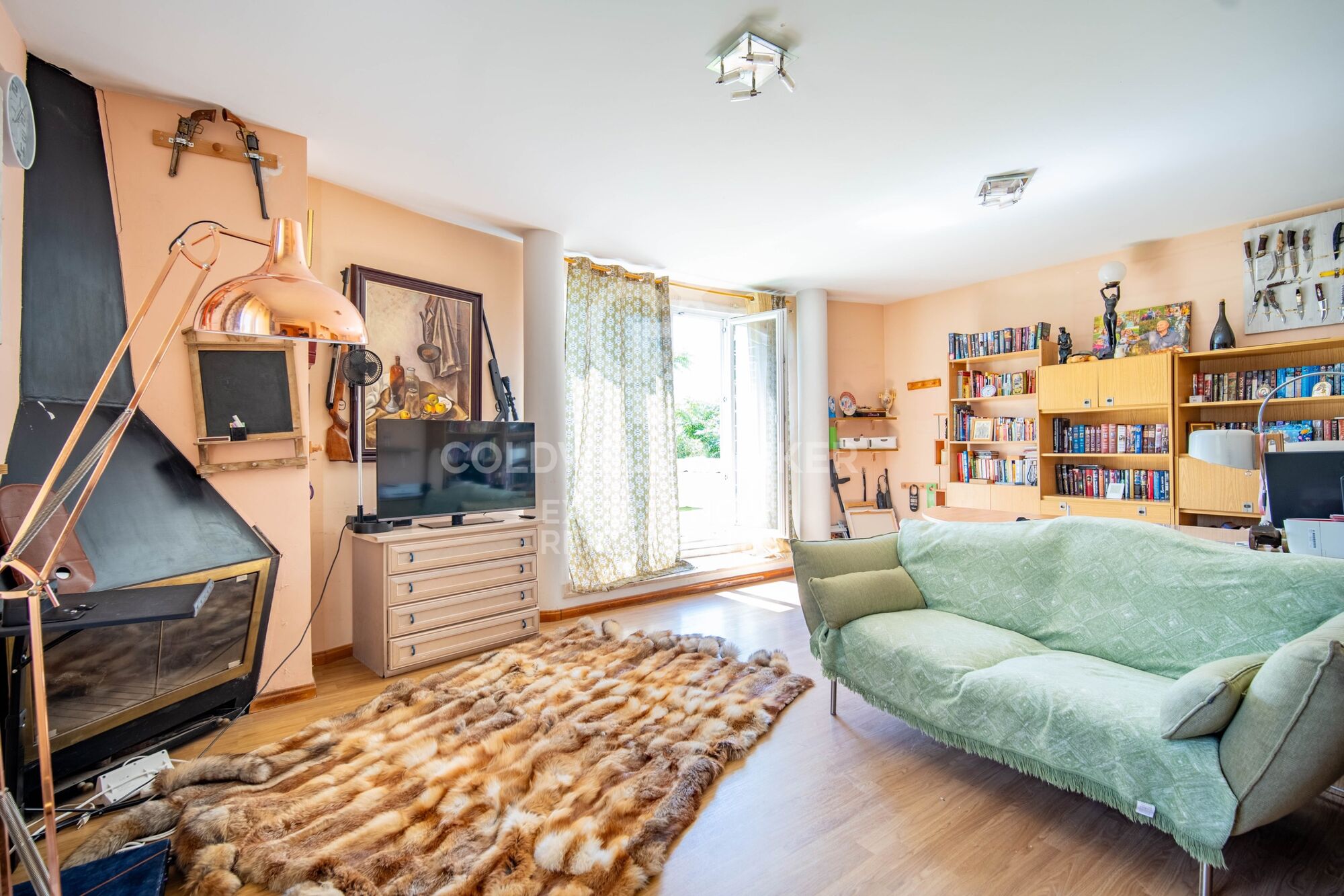 Villa de 350 m² con piscina, terrazas y 7 dormitorios en Monte Alcedo.