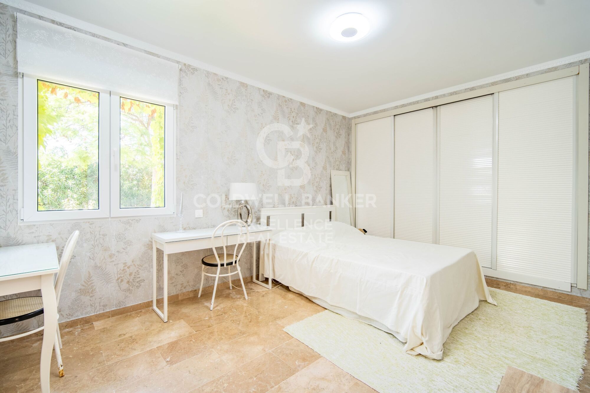 350 m² villa with pool, terraces, and 7 bedrooms in Monte Alcedo
