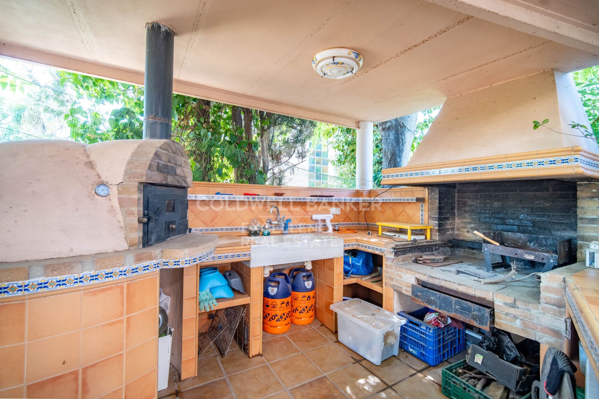 350 m² villa with pool, terraces, and 7 bedrooms in Monte Alcedo