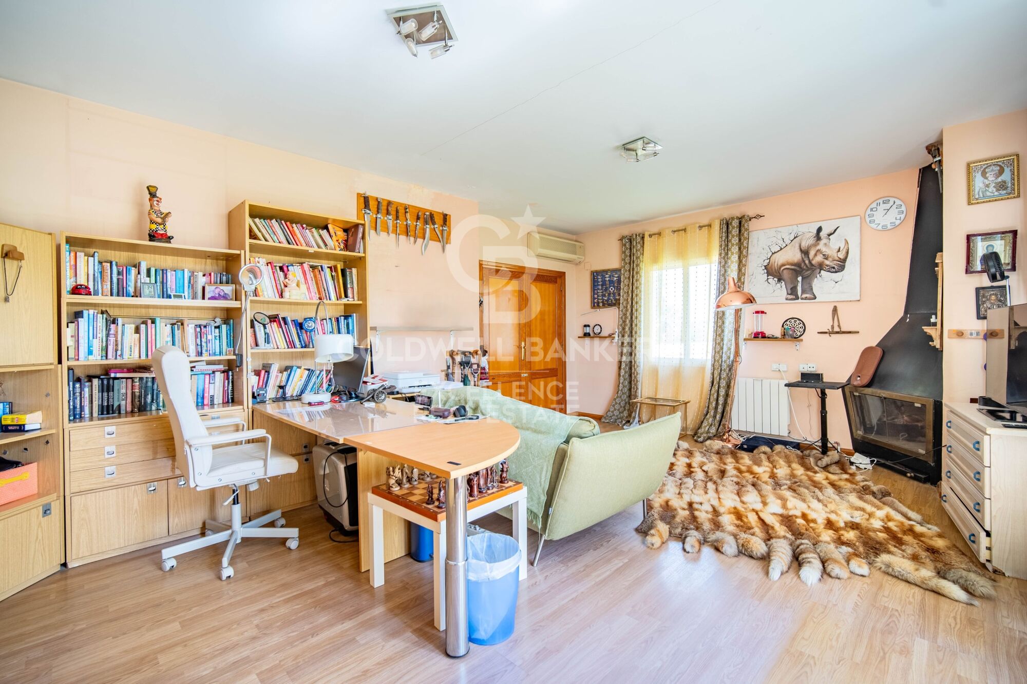 350 m² villa with pool, terraces, and 7 bedrooms in Monte Alcedo