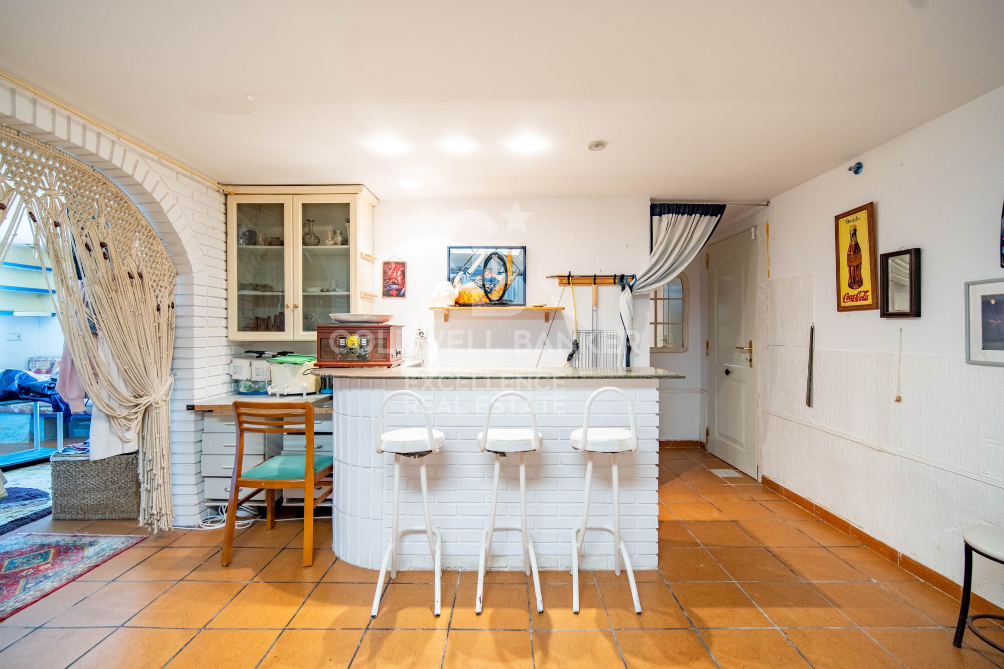 350 m² villa with pool, terraces, and 7 bedrooms in Monte Alcedo