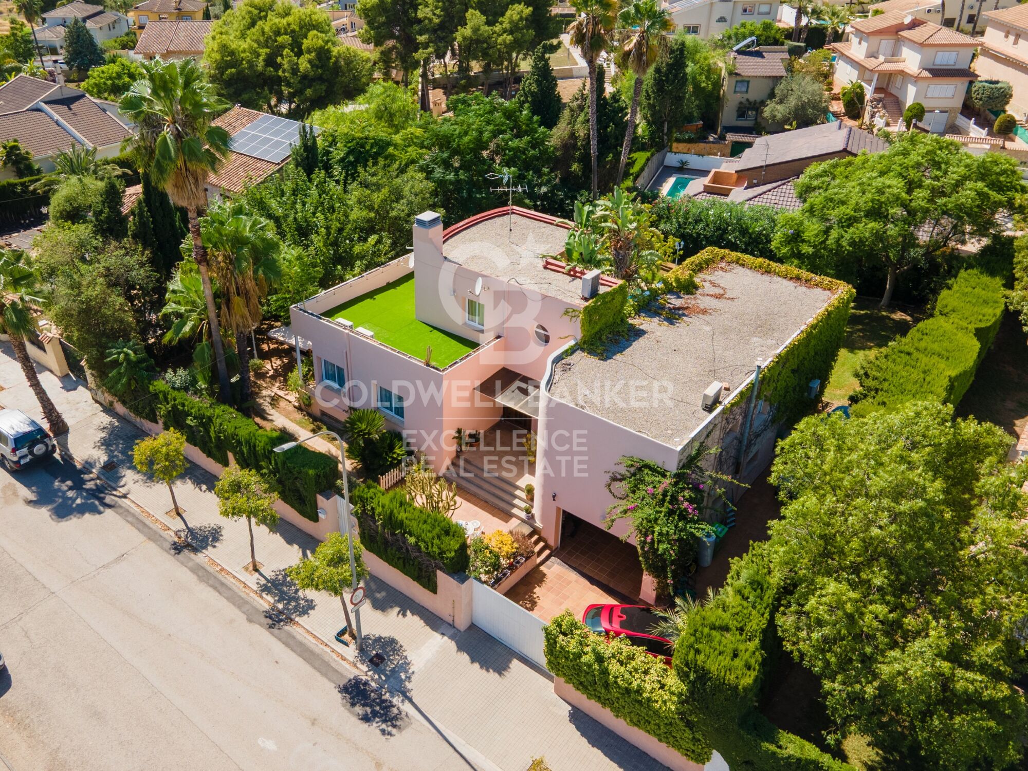 350 m² villa with pool, terraces, and 7 bedrooms in Monte Alcedo