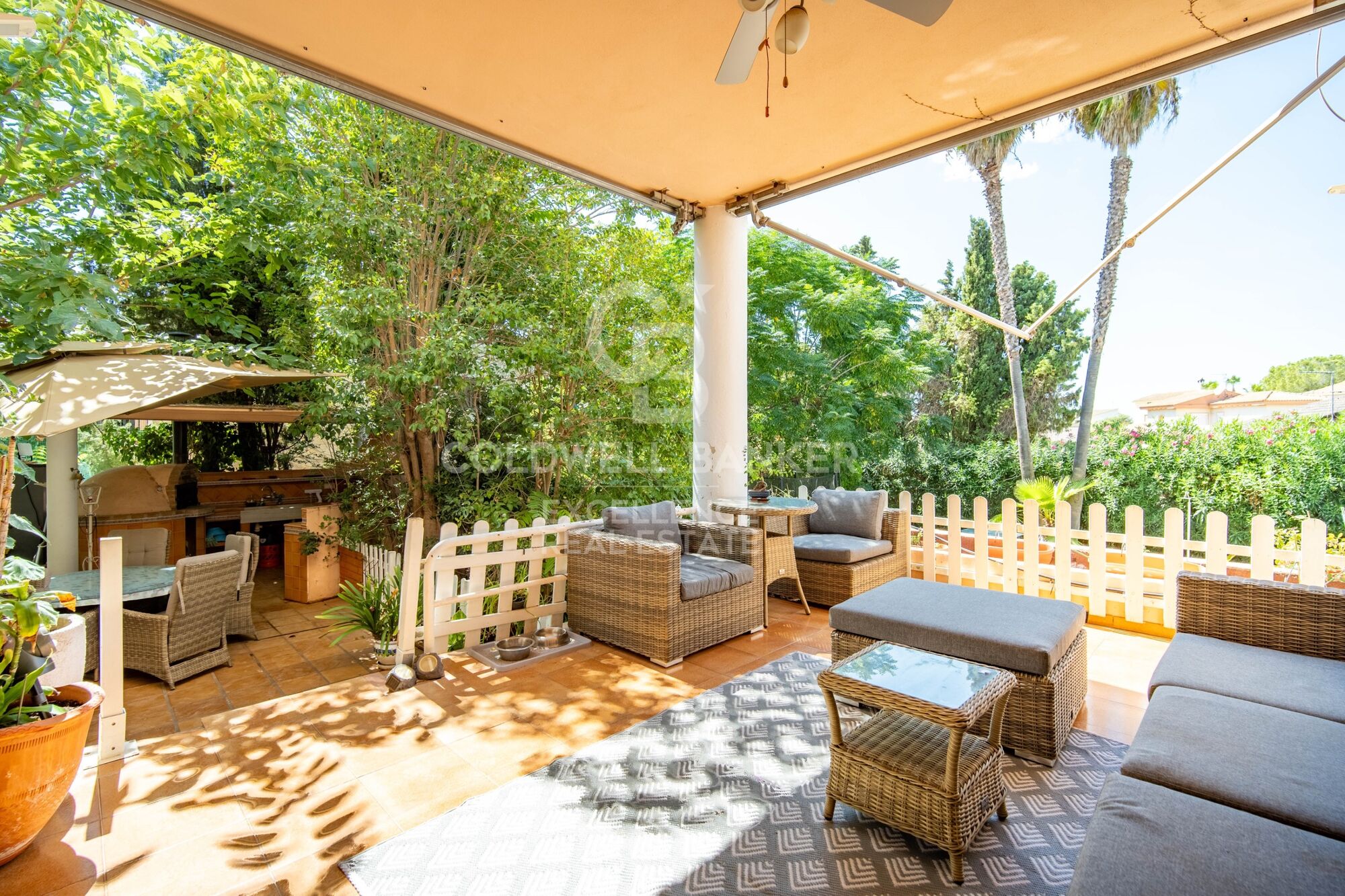 350 m² villa with pool, terraces, and 7 bedrooms in Monte Alcedo