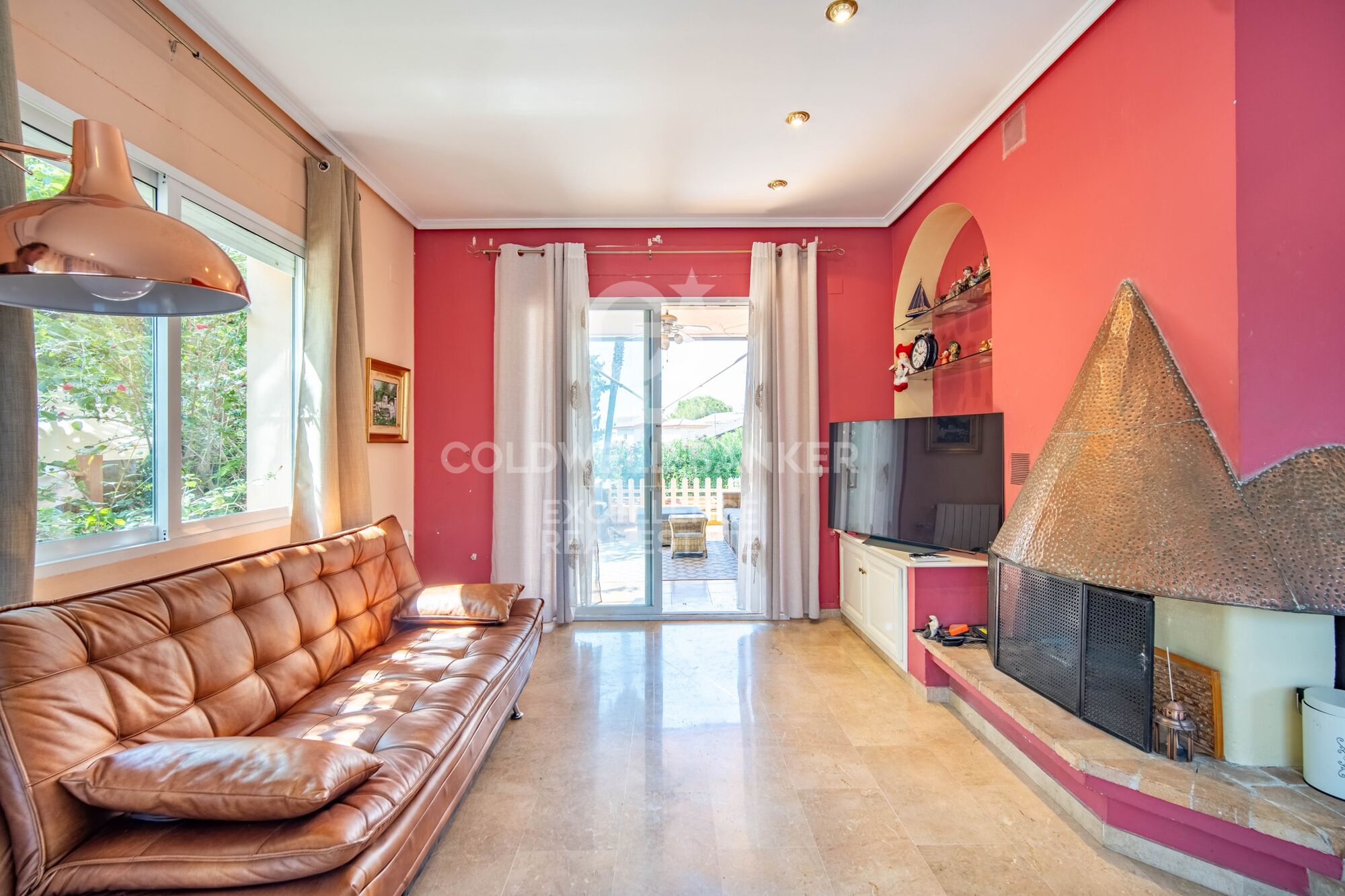350 m² villa with pool, terraces, and 7 bedrooms in Monte Alcedo