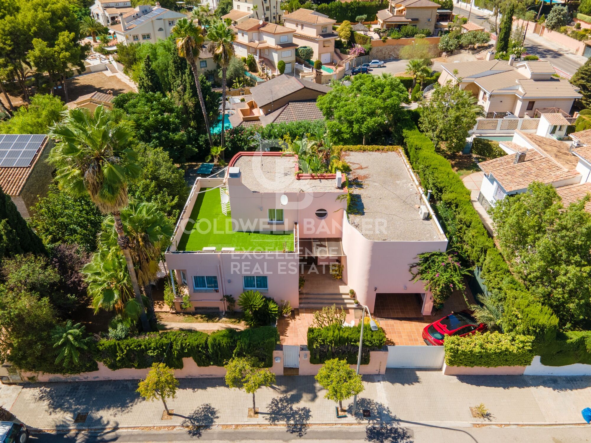 350 m² villa with pool, terraces, and 7 bedrooms in Monte Alcedo