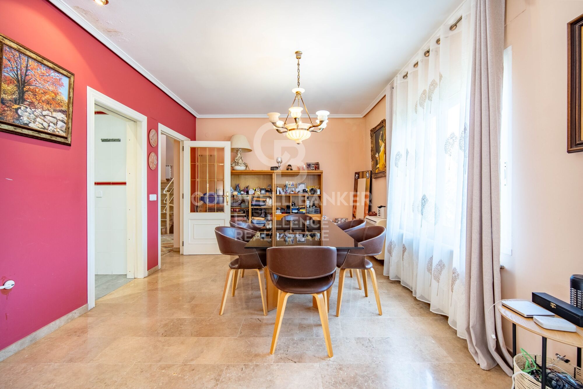 Villa mit 350 m², Pool, Terrassen und 7 Schlafzimmern in Monte Alcedo