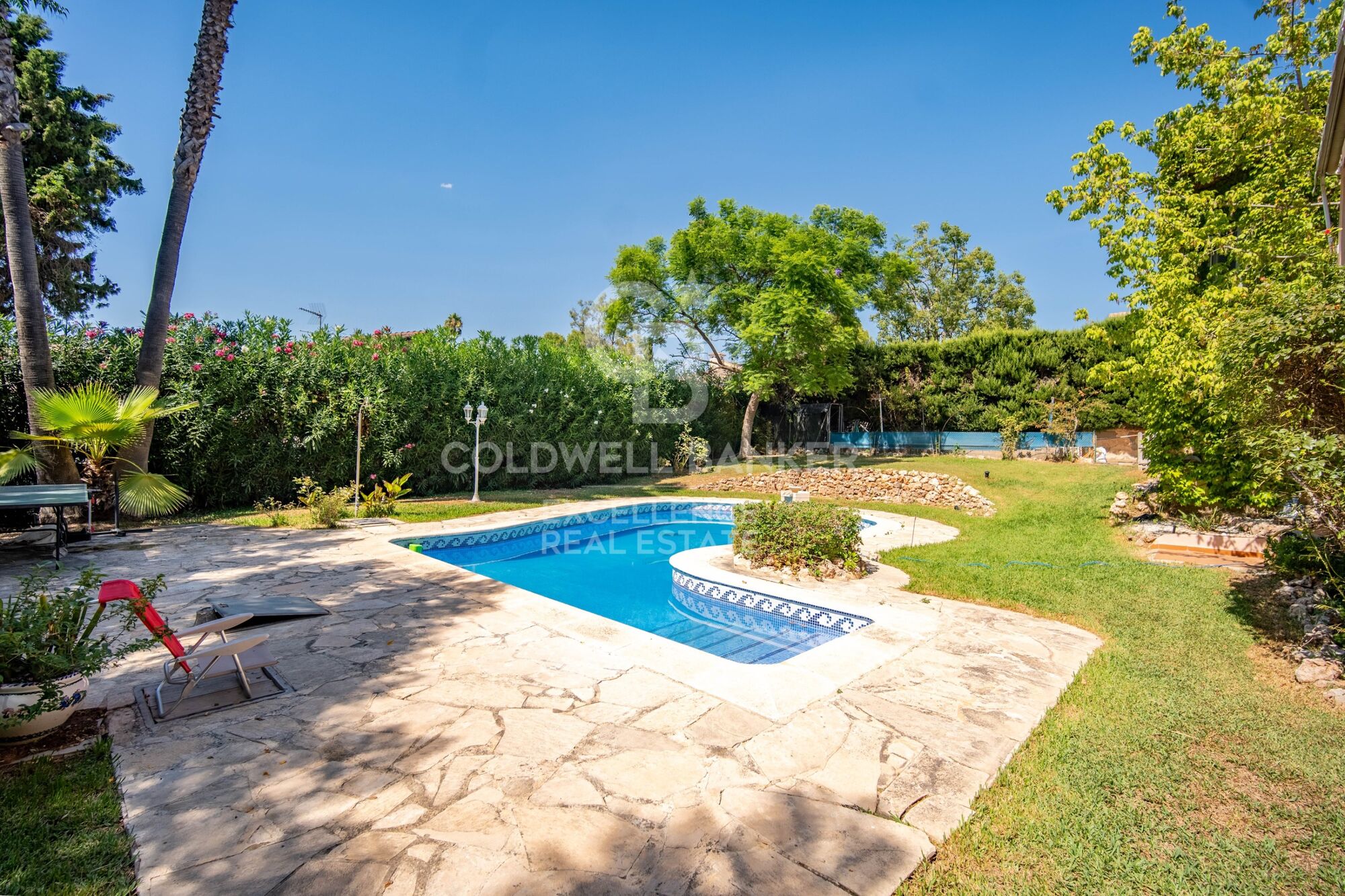 Villa mit 350 m², Pool, Terrassen und 7 Schlafzimmern in Monte Alcedo