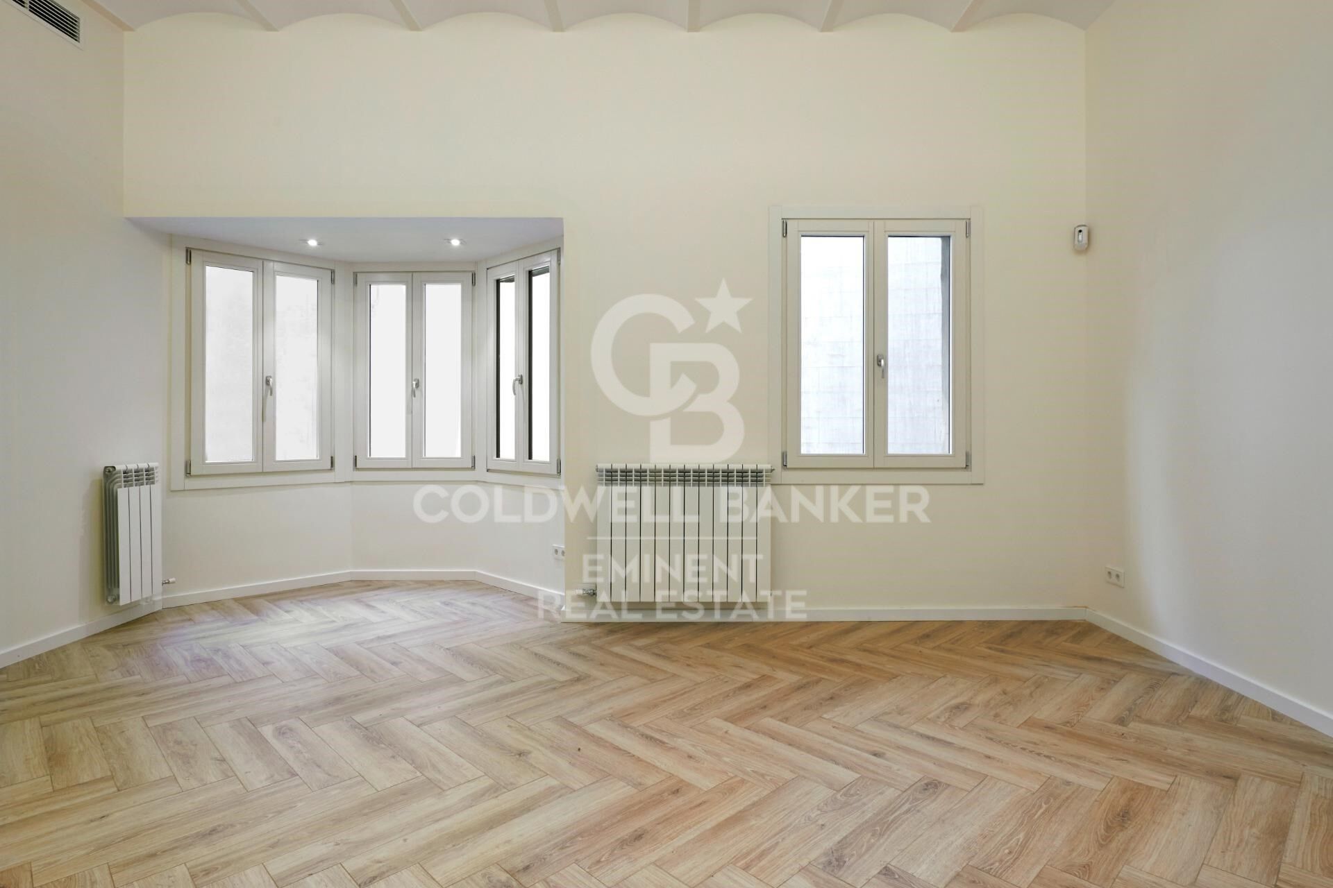 Renovated flat in the heart of Barcelona's historic centre